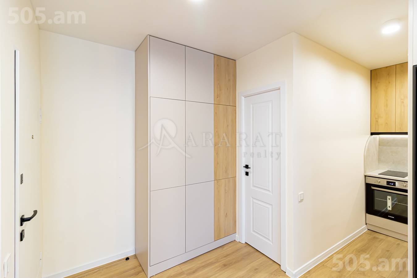 Купить 2 комнатную квартиру Вардананц ул, Центр Ереван, 154731