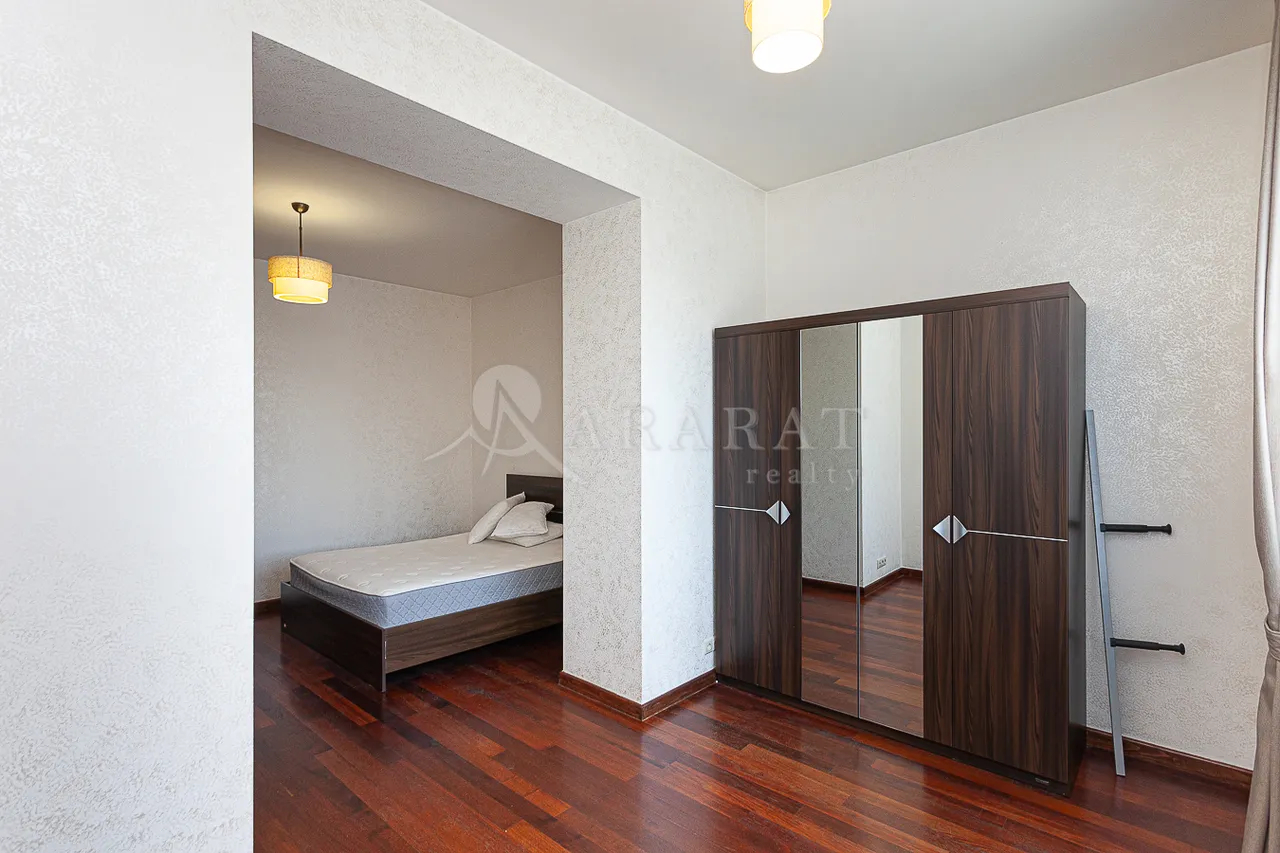 3 bedroom apartment for rent Tamanyan St, Center Yerevan, 158976