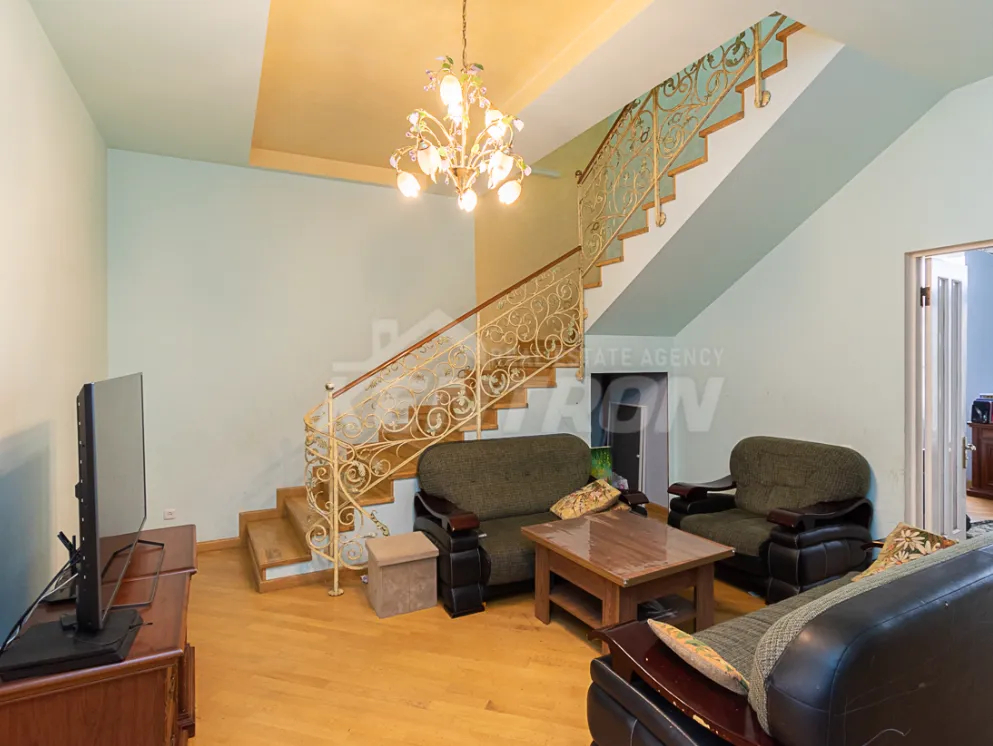 5 bedroom apartment for sale Zakyan St, Center Yerevan, 161876