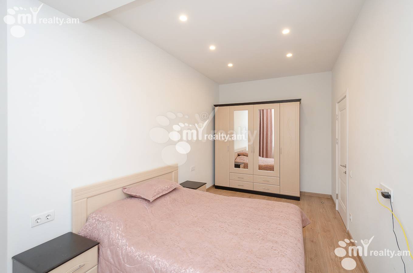 Снять 3 комнатную квартиру Орбели Ехбайрнери ул, Арабкир Ереван, 150471