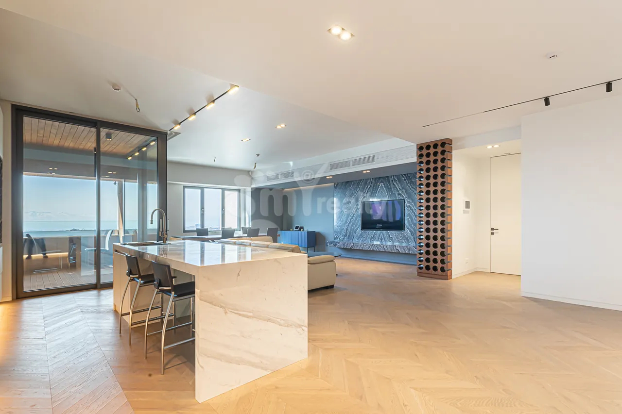 4 սենյականոց բնակարան  Պուշկինի փող, Կենտրոն Երևան, 157582