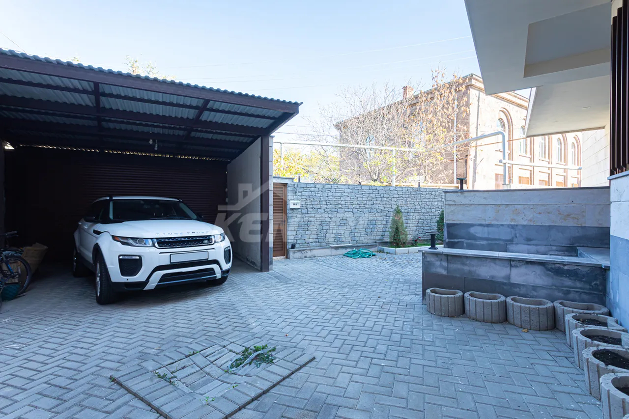 House for sale Lusinyants street, مرکز شهر ایروان, 157386