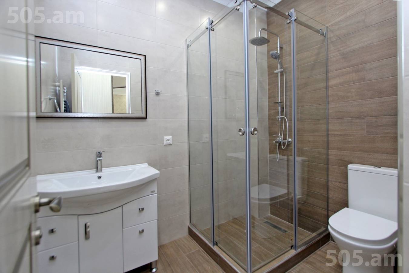 3 bedroom apartment for sale Saryan St, Center Yerevan, 149468