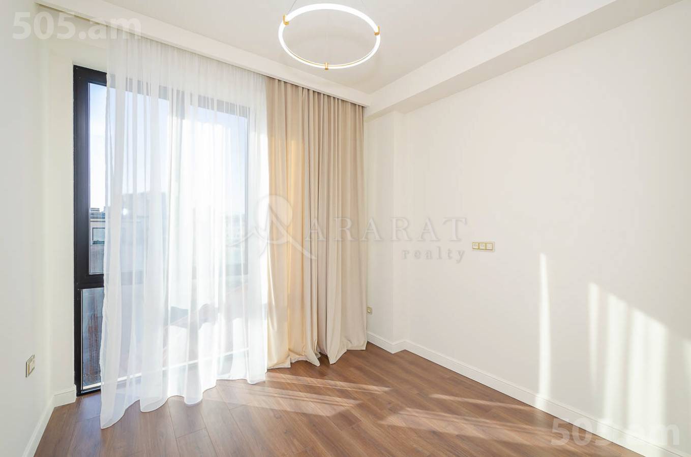 4 սենյականոց բնակարան վարձով , Կենտրոն Երևան, 153305