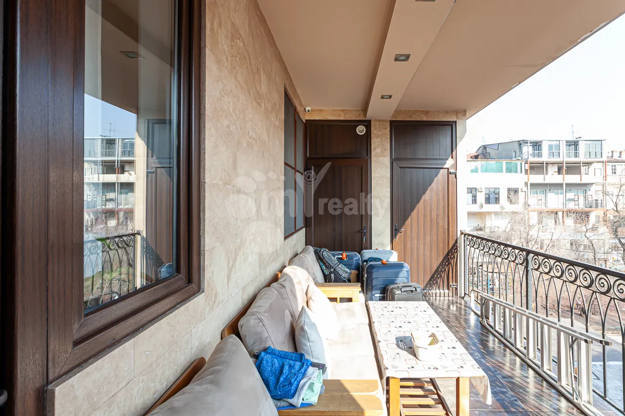 Купить 4 комнатную квартиру Маштоца пр, Центр Ереван, 158537