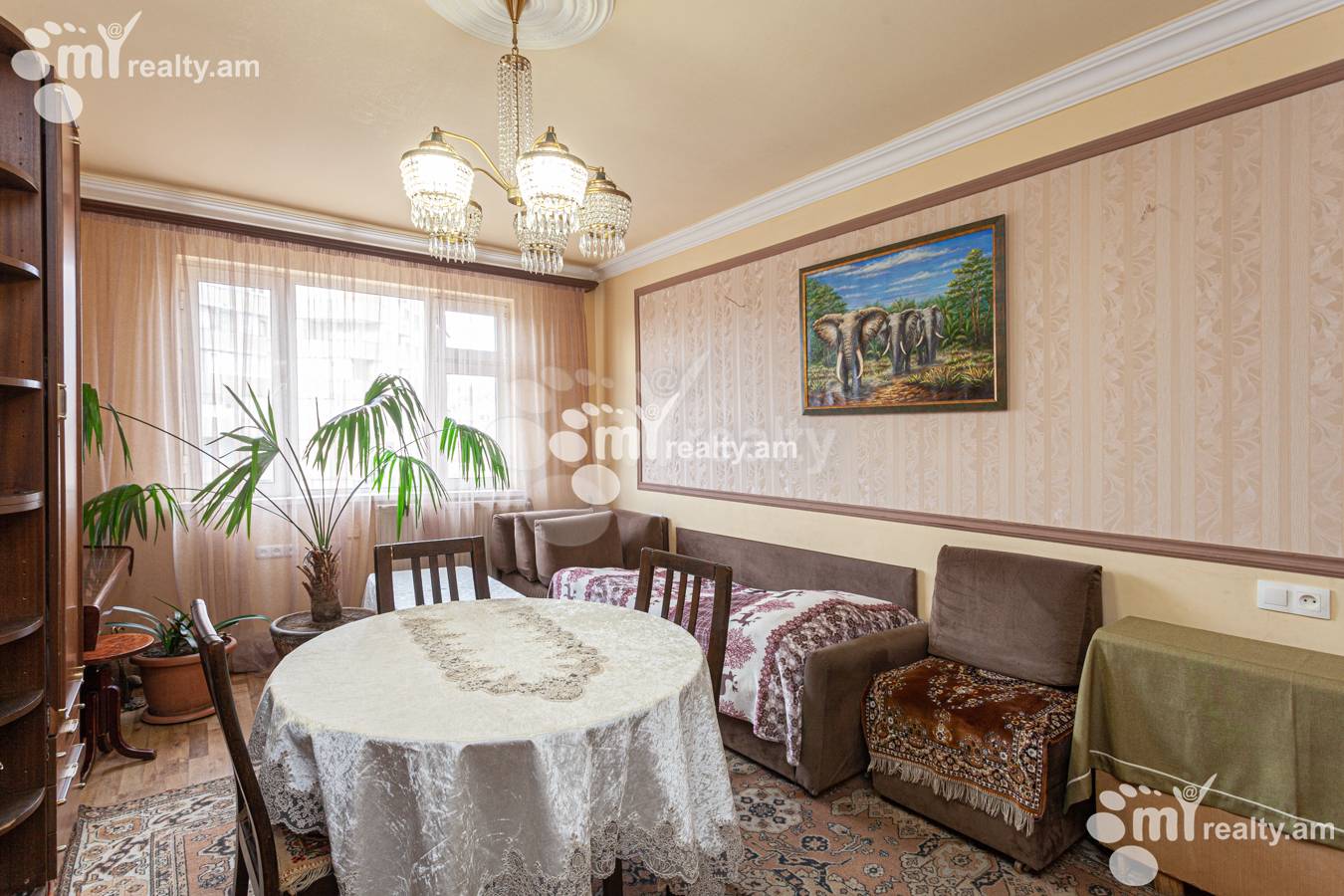 4 սենյականոց բնակարան  Ե. Քոչար փող, Կենտրոն Երևան, 149605