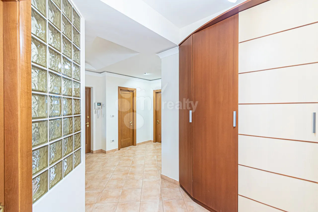 5 bedroom apartment for rent A.Manukyan St, Center Yerevan, 161632
