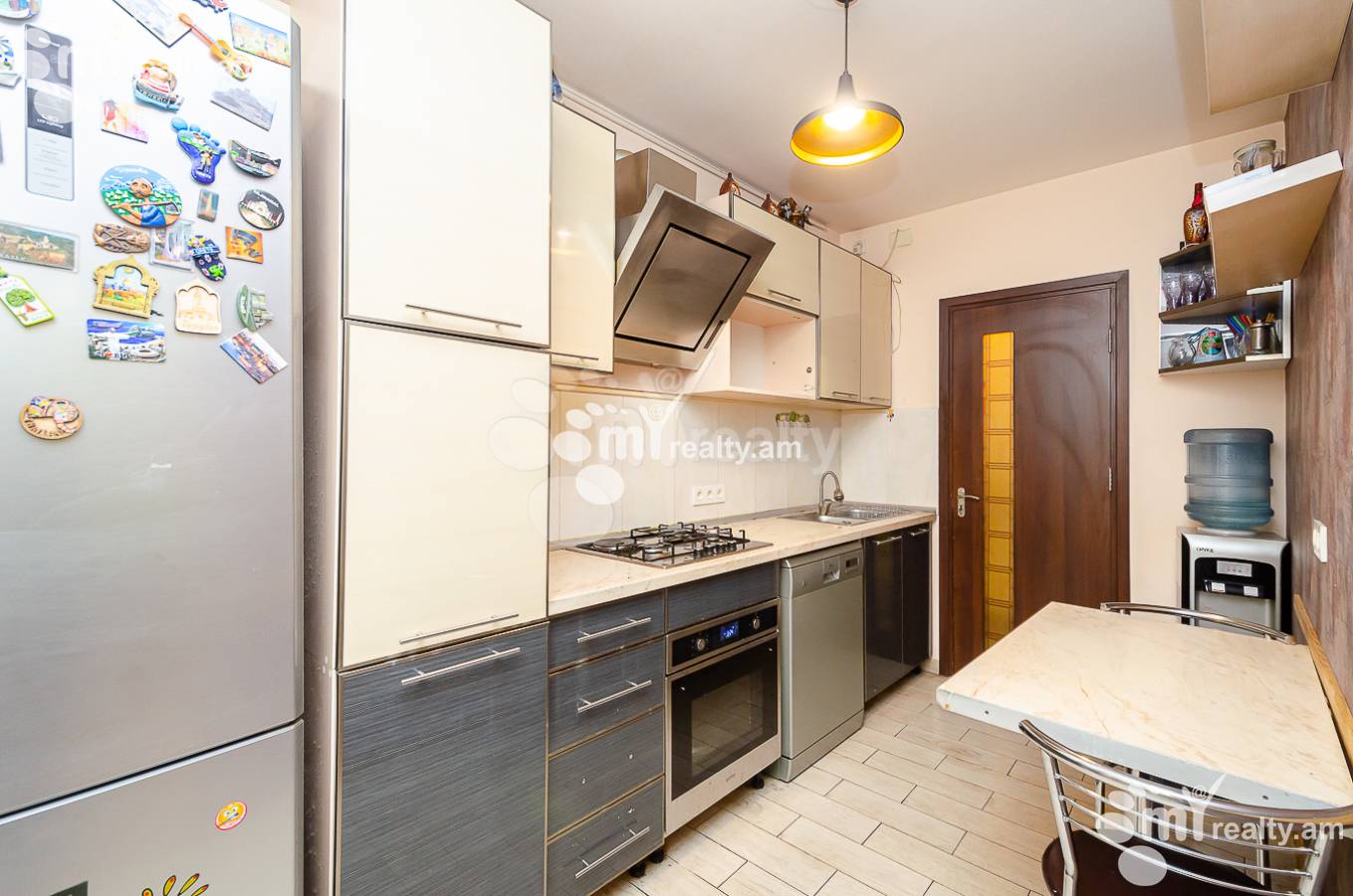 Купить 3 комнатную квартиру Тпагричнер ул, Центр Ереван, 150499