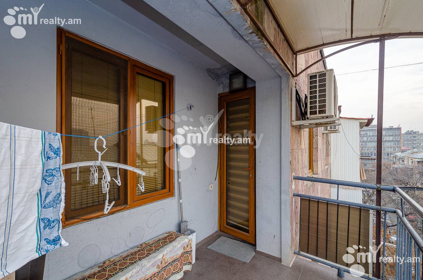 Купить 3 комнатную квартиру Тпагричнер ул, Центр Ереван, 150499