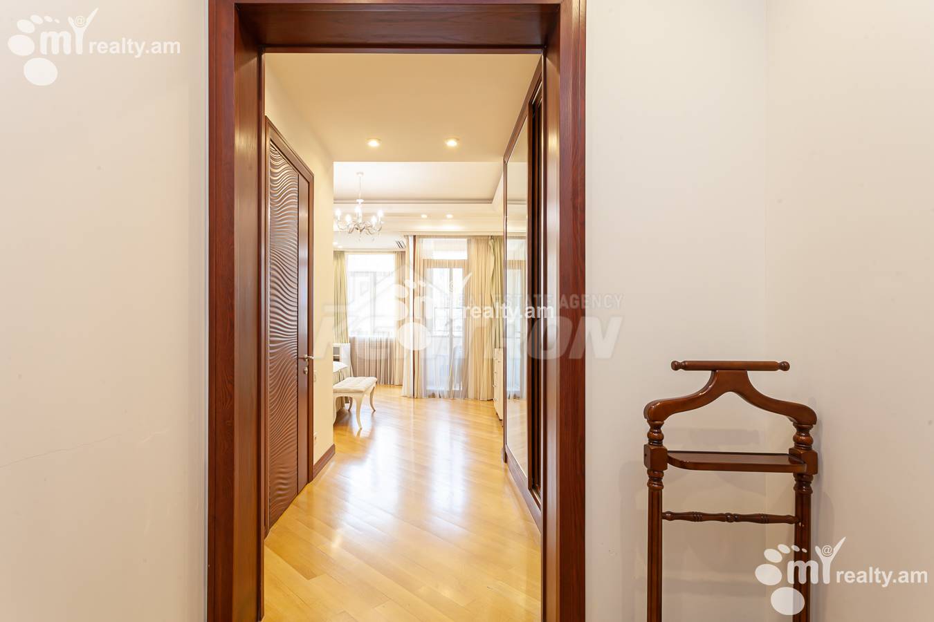 3 bedroom apartment for rent Yekmalyan St, Center Yerevan, 154625