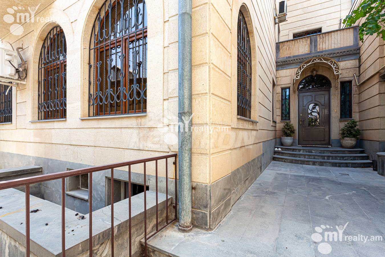 House for sale خیابان سِپوه, عربگیر ایروان, 155978