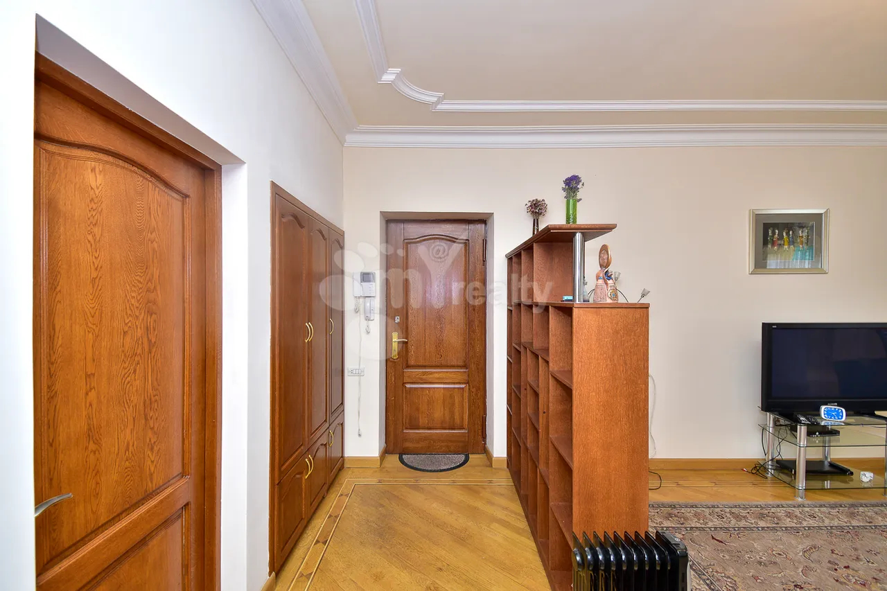 3 bedroom apartment for rent Tamanyan St, Center Yerevan, 160503