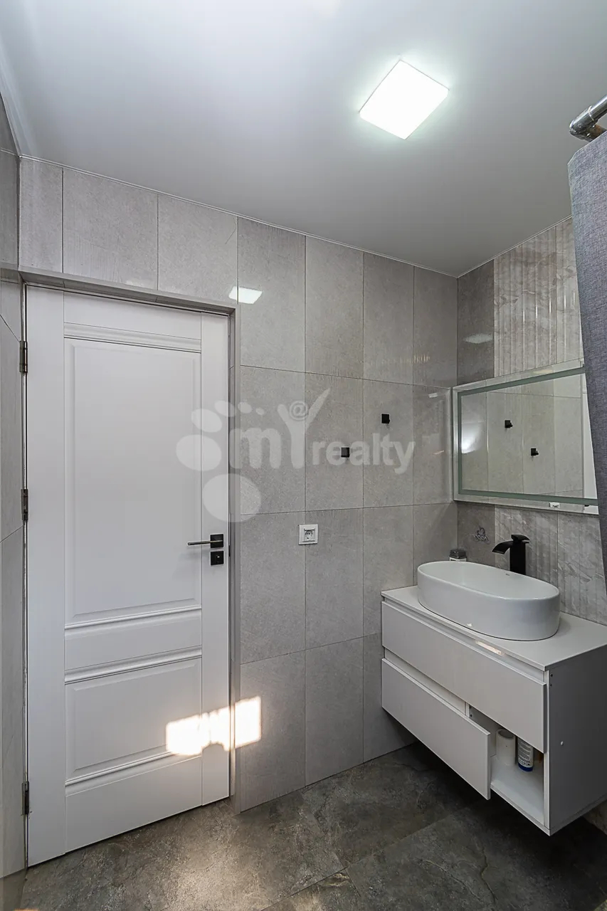 House for sale Lukashin St, Adshapnjak Yerevan, 161303