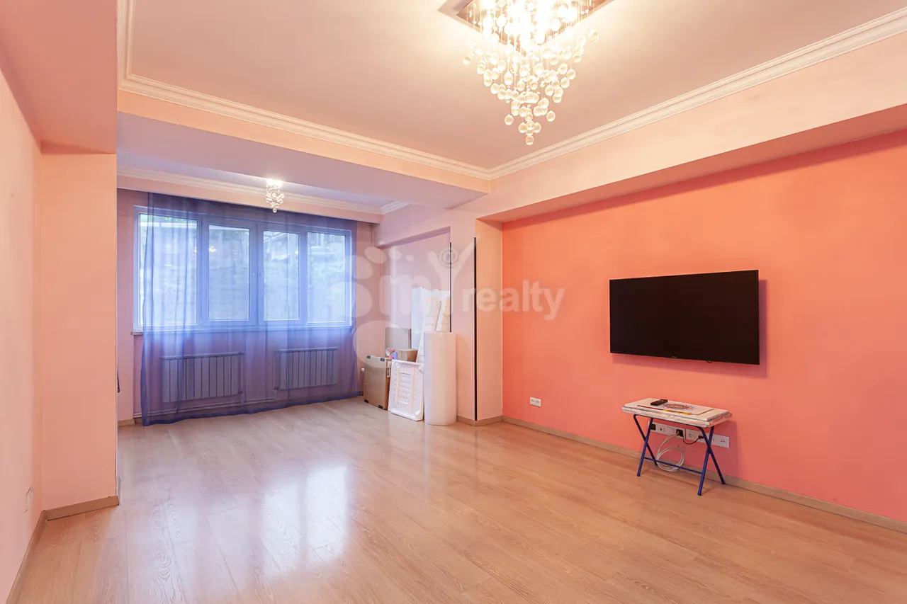 3 bedroom apartment for sale Tsovakal Isakov Ave, Center Yerevan, 160401