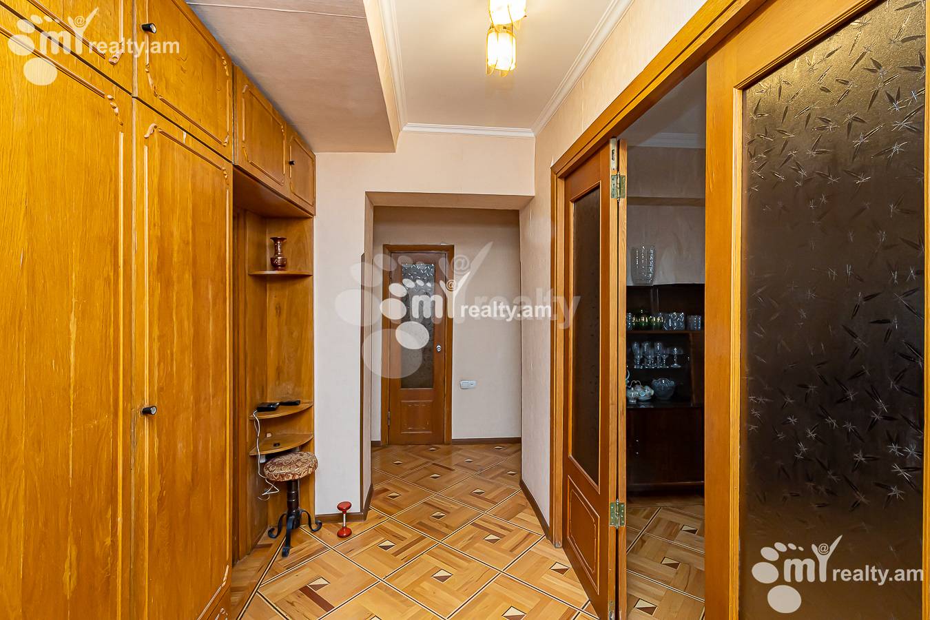 Купить 3 комнатную квартиру Каджазнуни ул, Центр Ереван, 147305