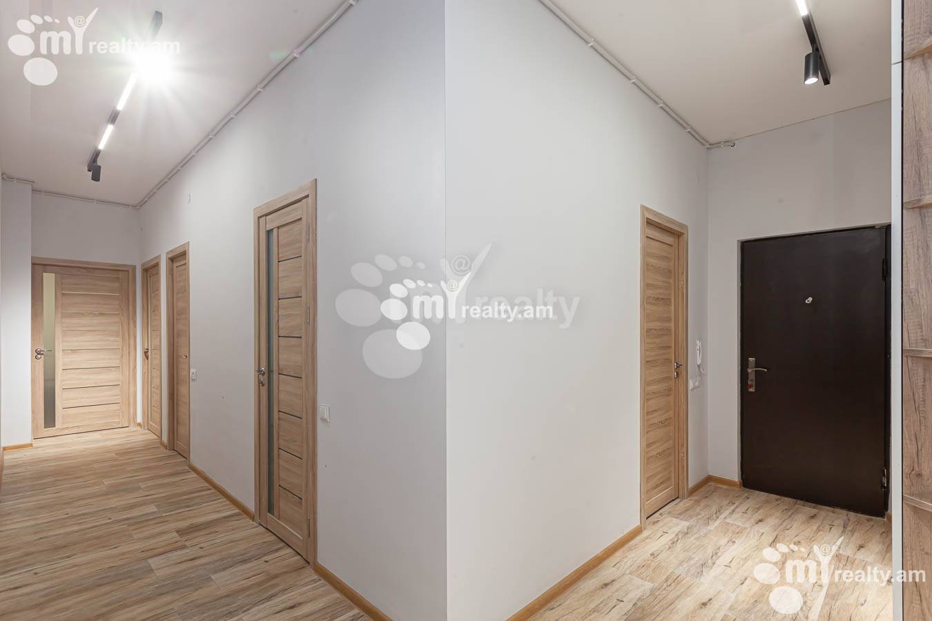 3 bedroom apartment for sale M․ Melqonyan str, مرکز شهر ایروان, 153695