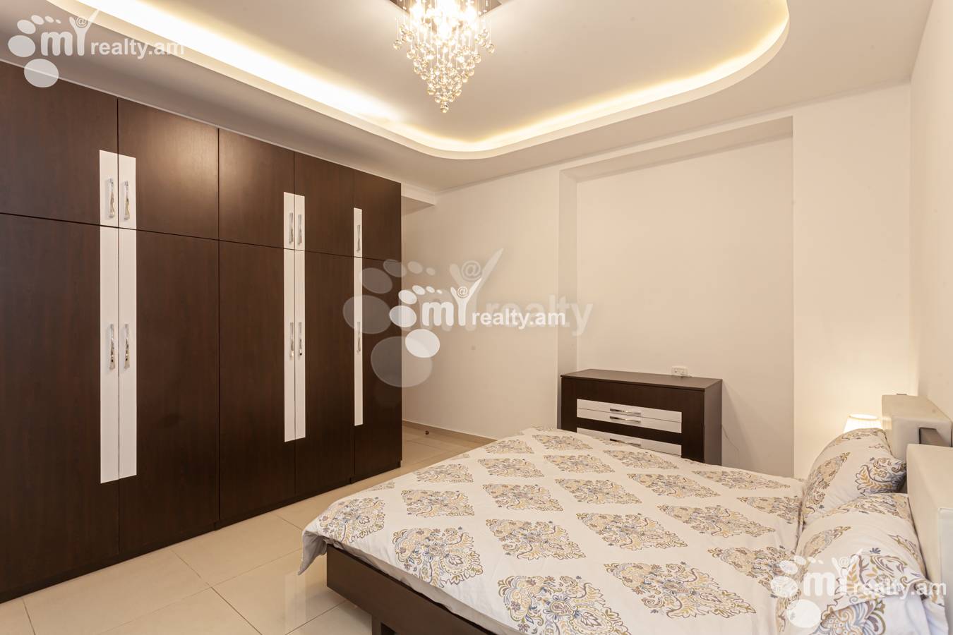 3 bedroom apartment for rent خیابان ابوویان, مرکز شهر ایروان, 151166