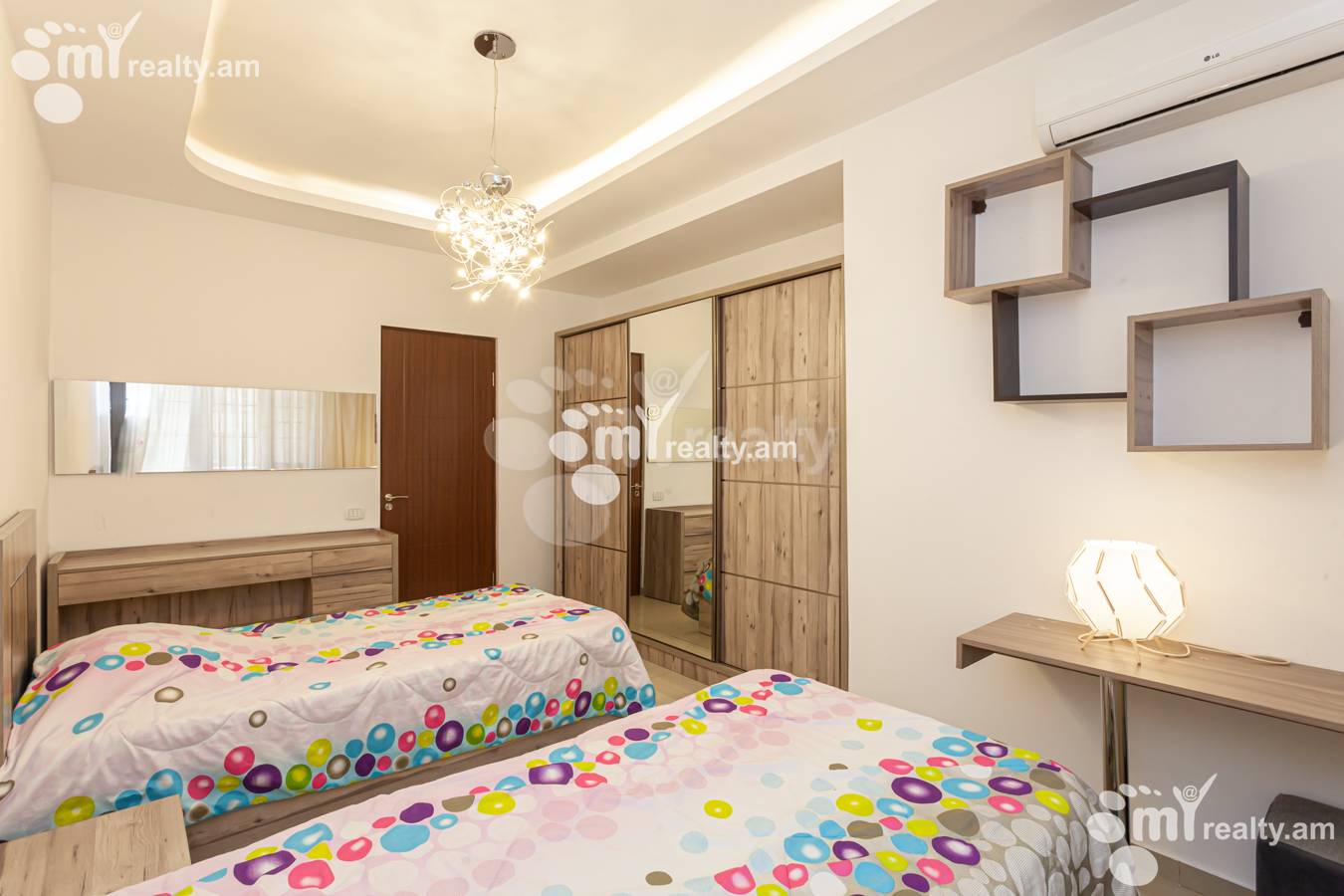 3 bedroom apartment for rent خیابان ابوویان, مرکز شهر ایروان, 151166