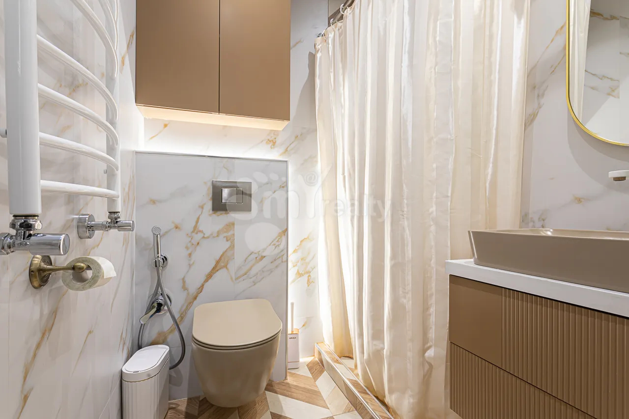 Купить 3 комнатную квартиру Бузанд ул, Центр Ереван, 159659