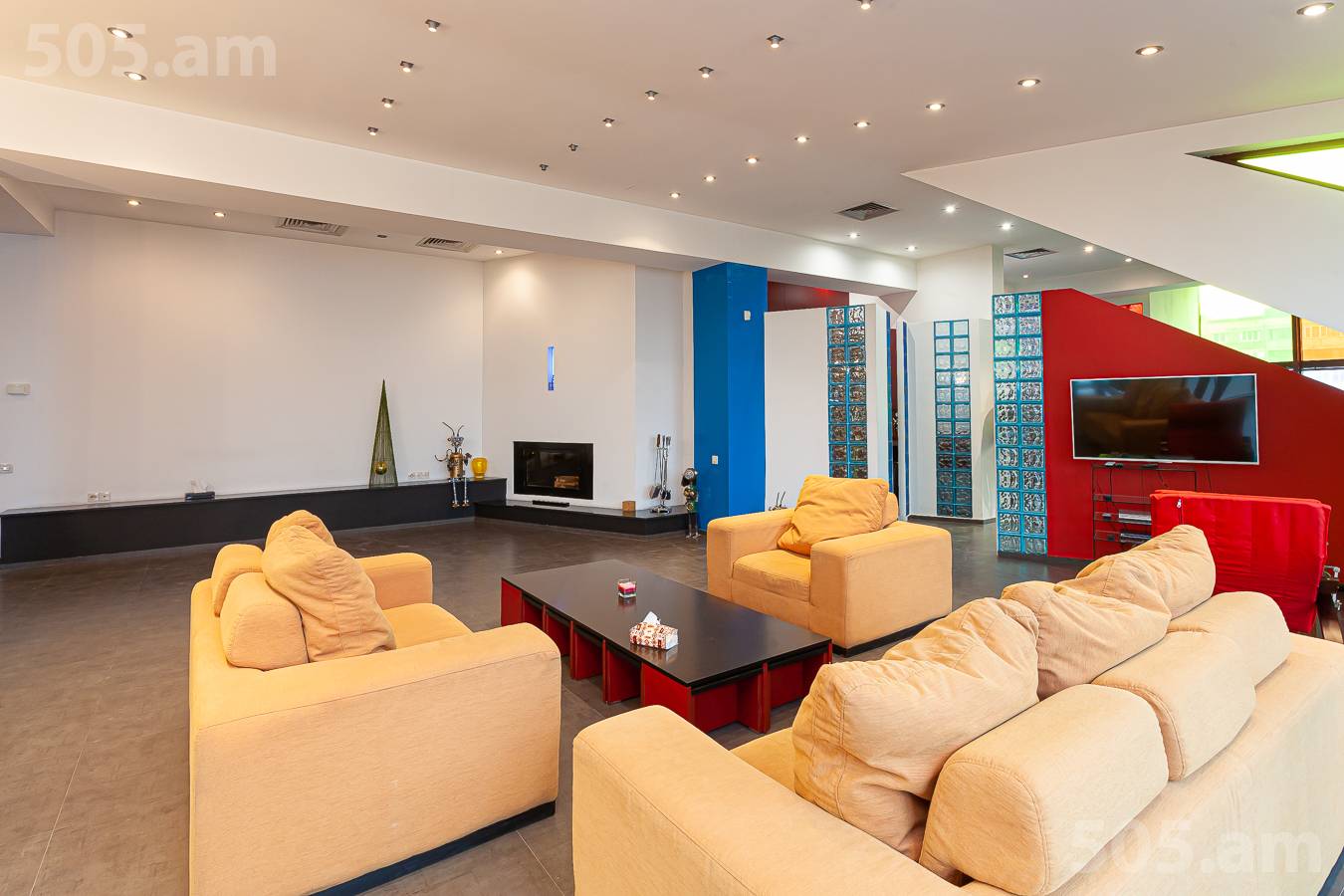 3 bedroom apartment for rent Deghatan St, Center Yerevan, 153046