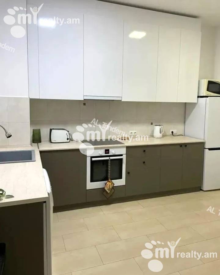 3 սենյականոց բնակարան  Ռոստոմի փող, Կենտրոն Երևան, 153794