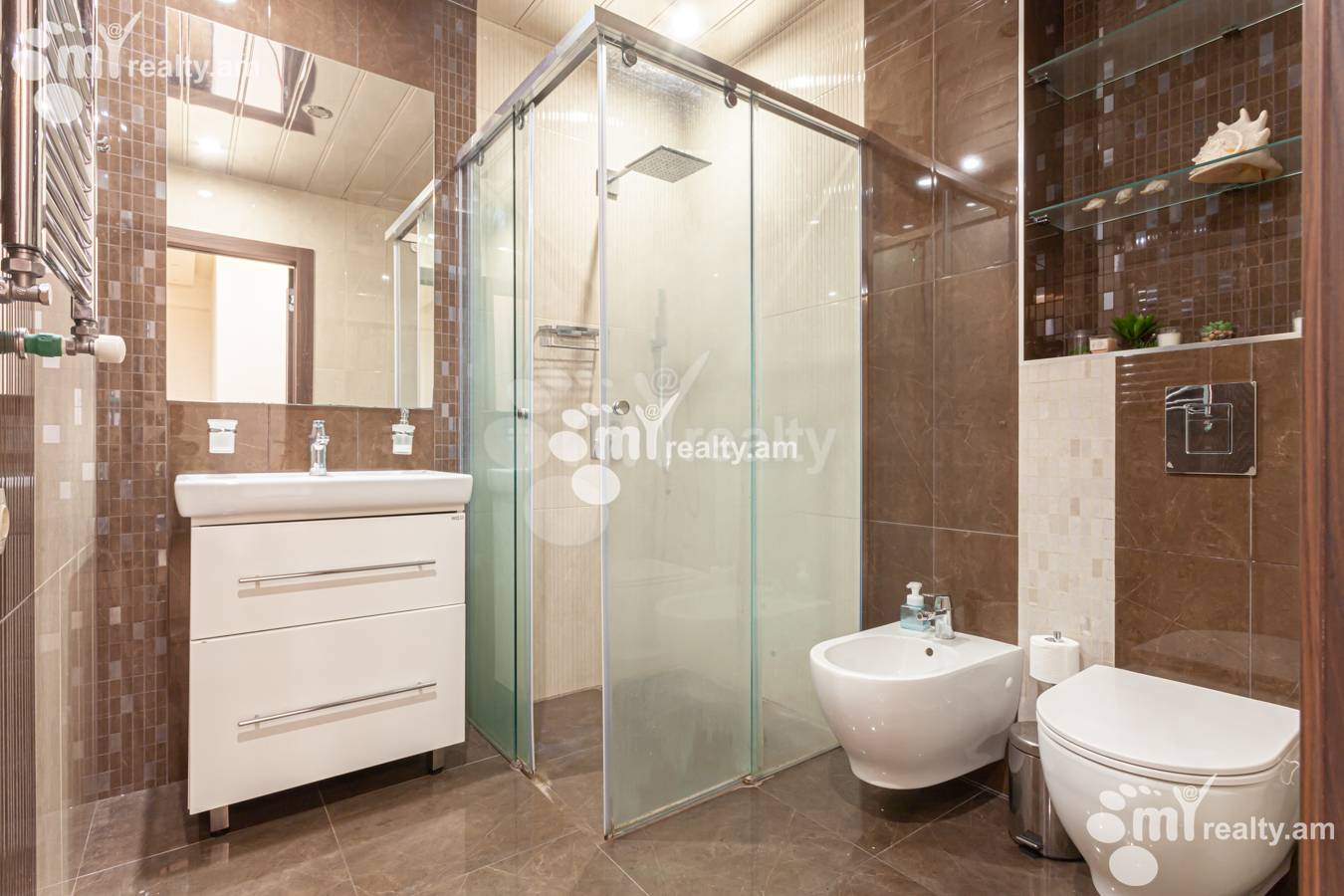 3 սենյականոց բնակարան վարձով Միկոյան փող, Դավթաշեն Երևան, 151304