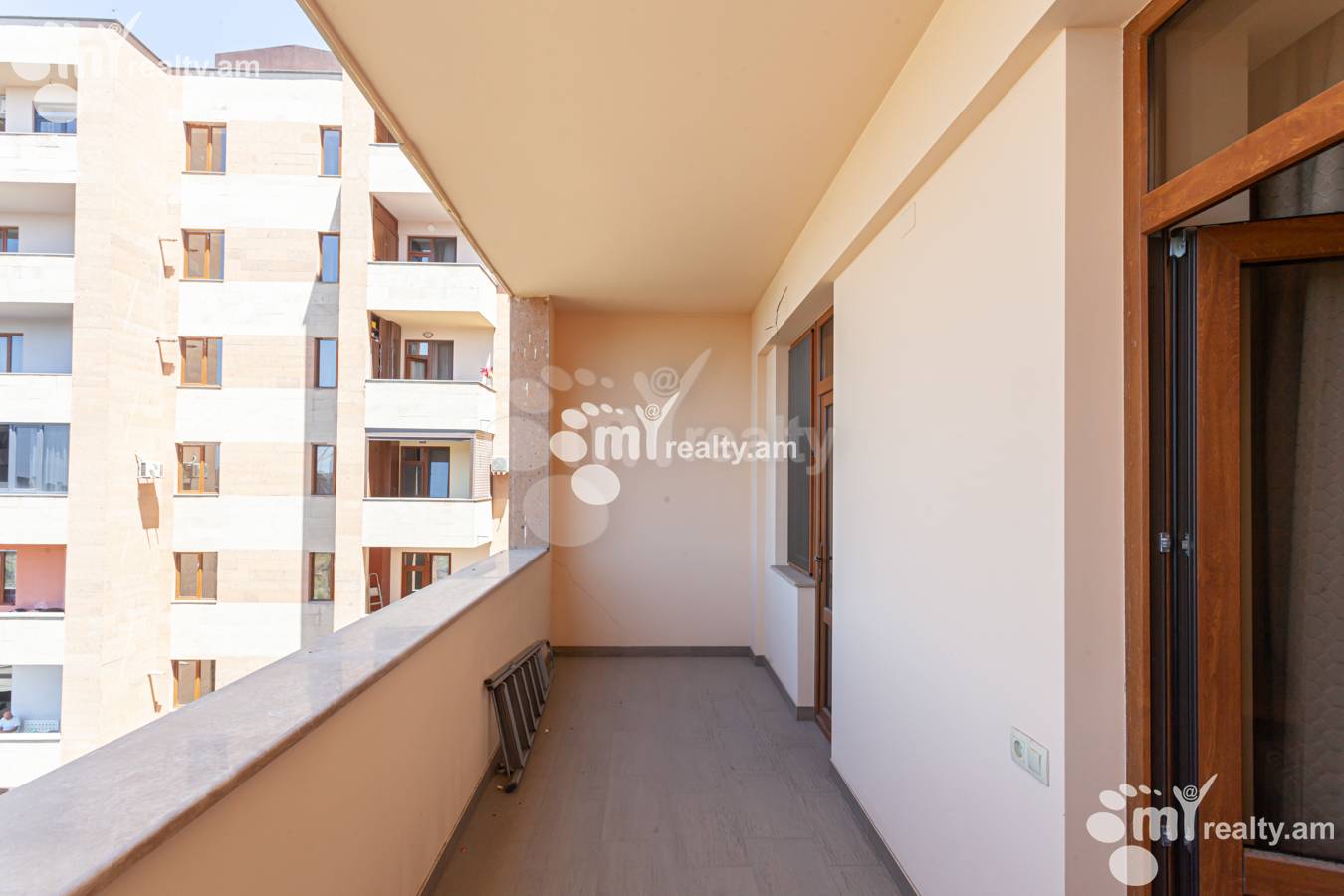 3 սենյականոց բնակարան վարձով Միկոյան փող, Դավթաշեն Երևան, 151304