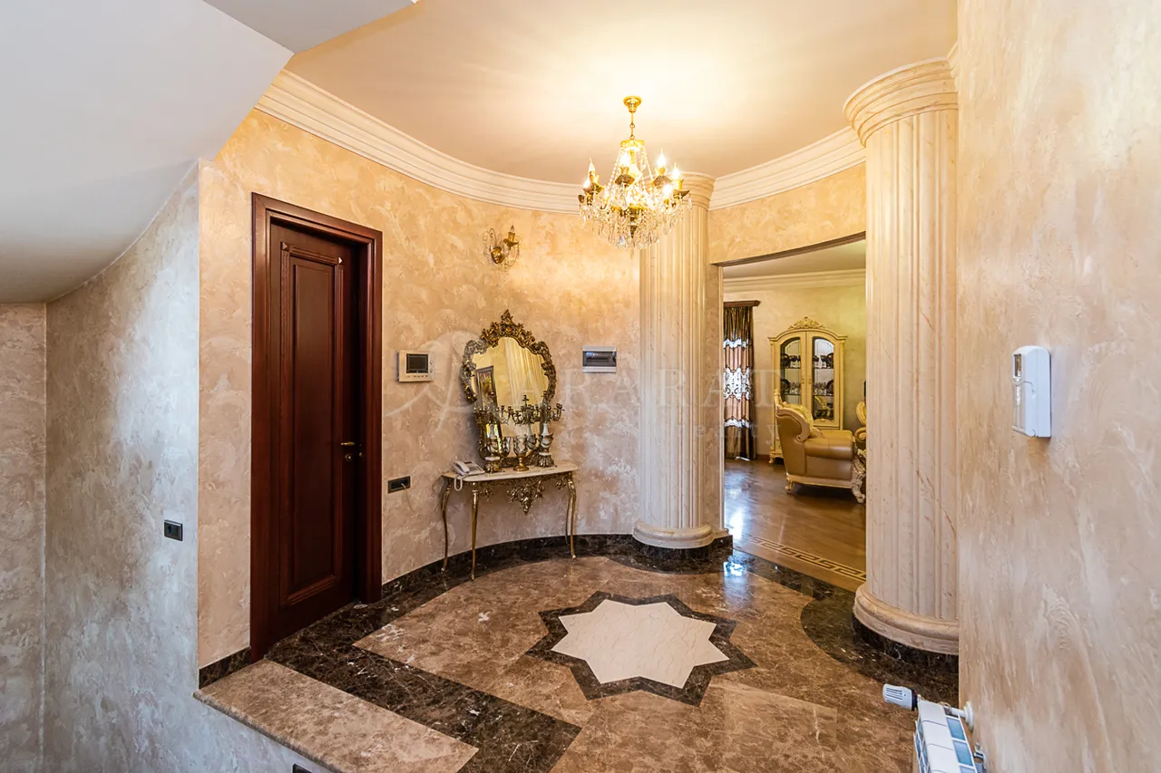 House for sale خیابان مامیکونیانتس, عربگیر ایروان, 161986