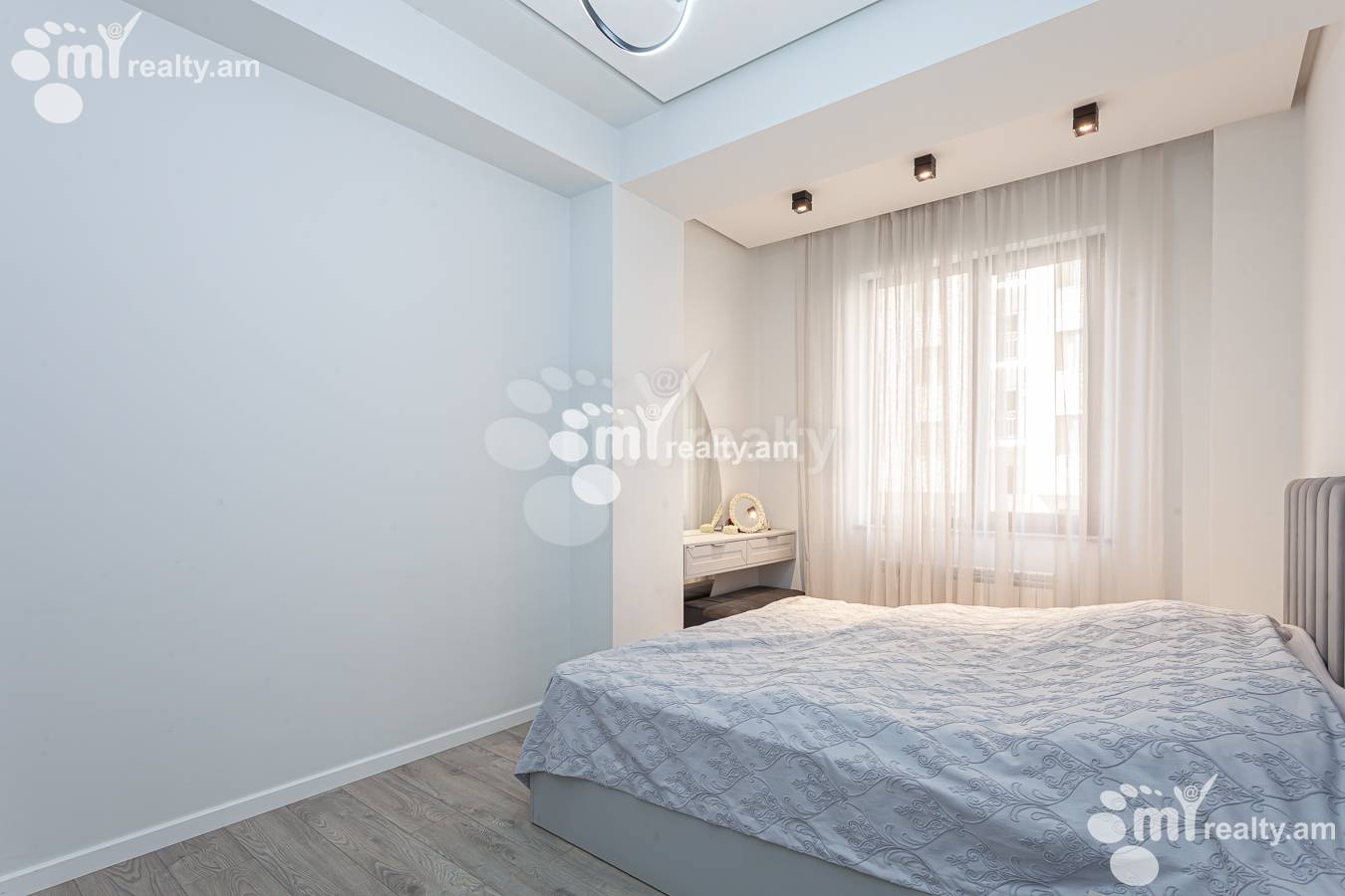 3 bedroom apartment for sale خیابان آدونس, عربگیر ایروان, 156386