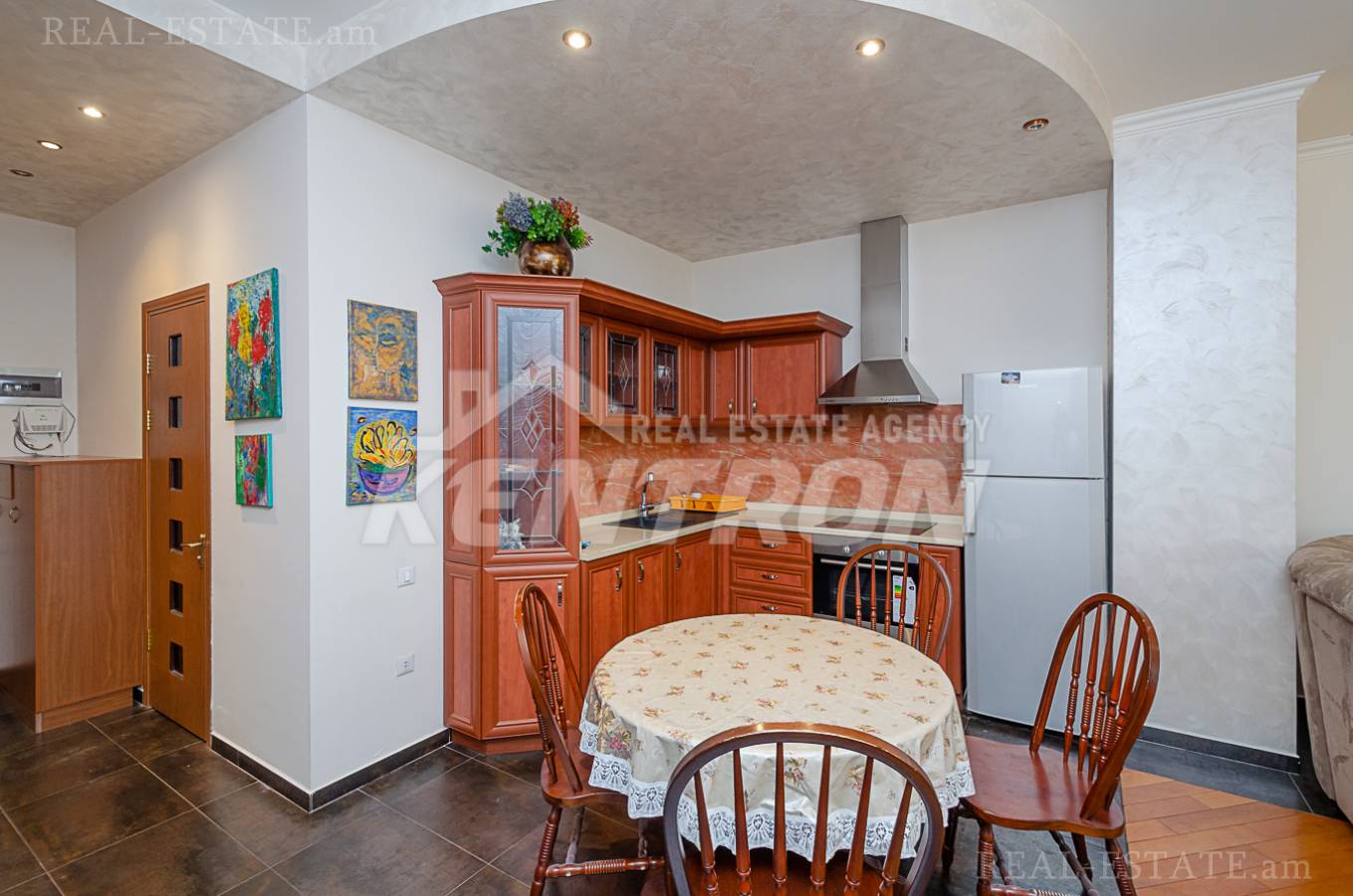 Снять 2 комнатную квартиру Саят-Нова пр, Центр Ереван, 136059