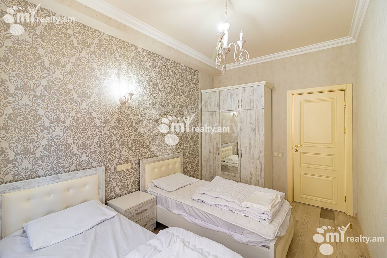 3 bedroom apartment for rent Amiryan St, Center Yerevan, 154485