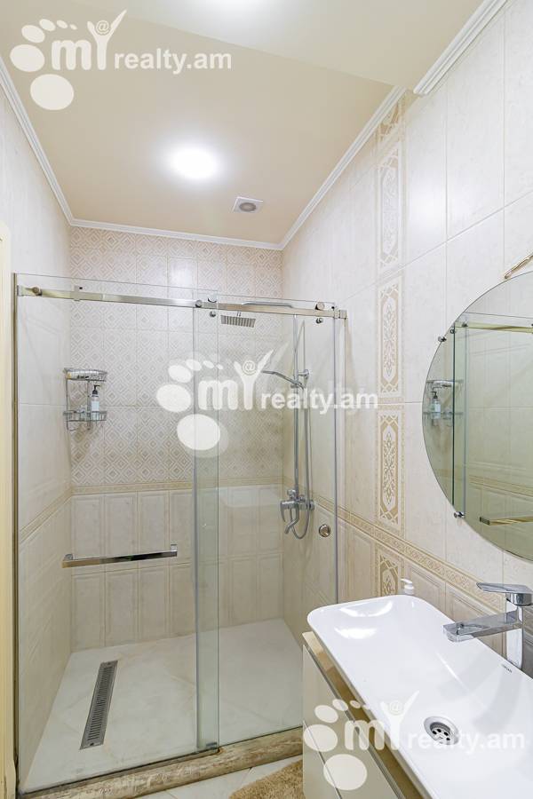 3 bedroom apartment for rent Amiryan St, Center Yerevan, 154485