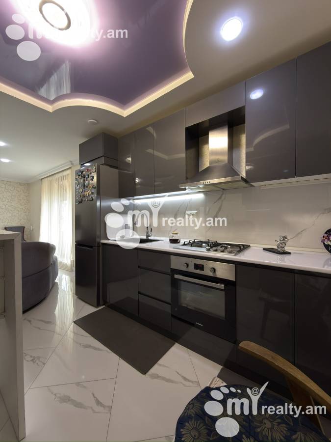 4 bedroom apartment for sale خیابان ا. آوِتیسیان, عربگیر ایروان, 160137