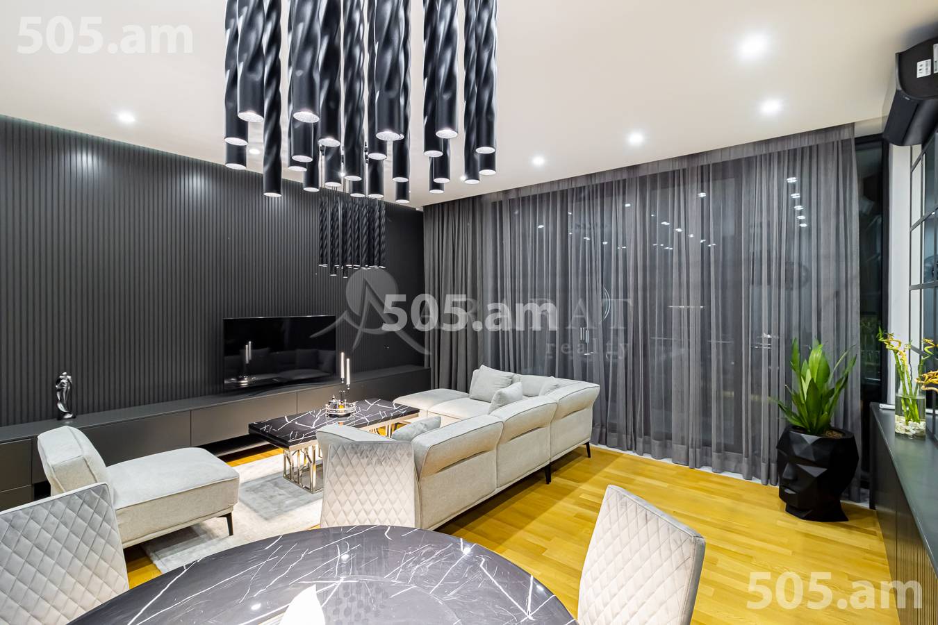 3 bedroom apartment for sale خیابان آزاتوتیان, عربگیر ایروان, 153981