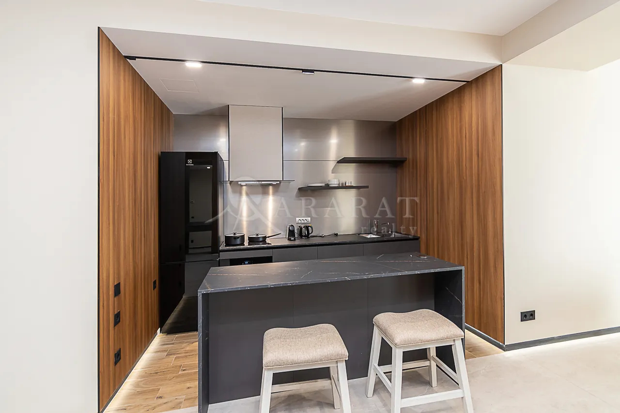 3 bedroom apartment for sale Amiryan St, Center Yerevan, 161931