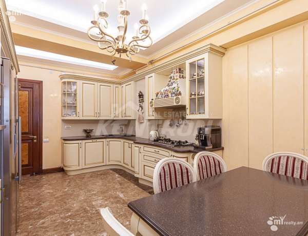 6-senyakanoc-bnakaran-vacharq-Yerevan-Achapnyak