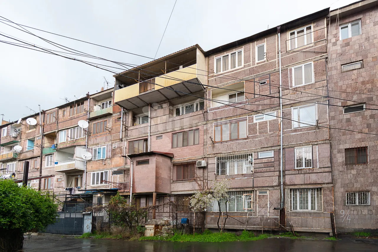 Купить 3 комнатную квартиру Азатутян пр, Арабкир Ереван, 160246