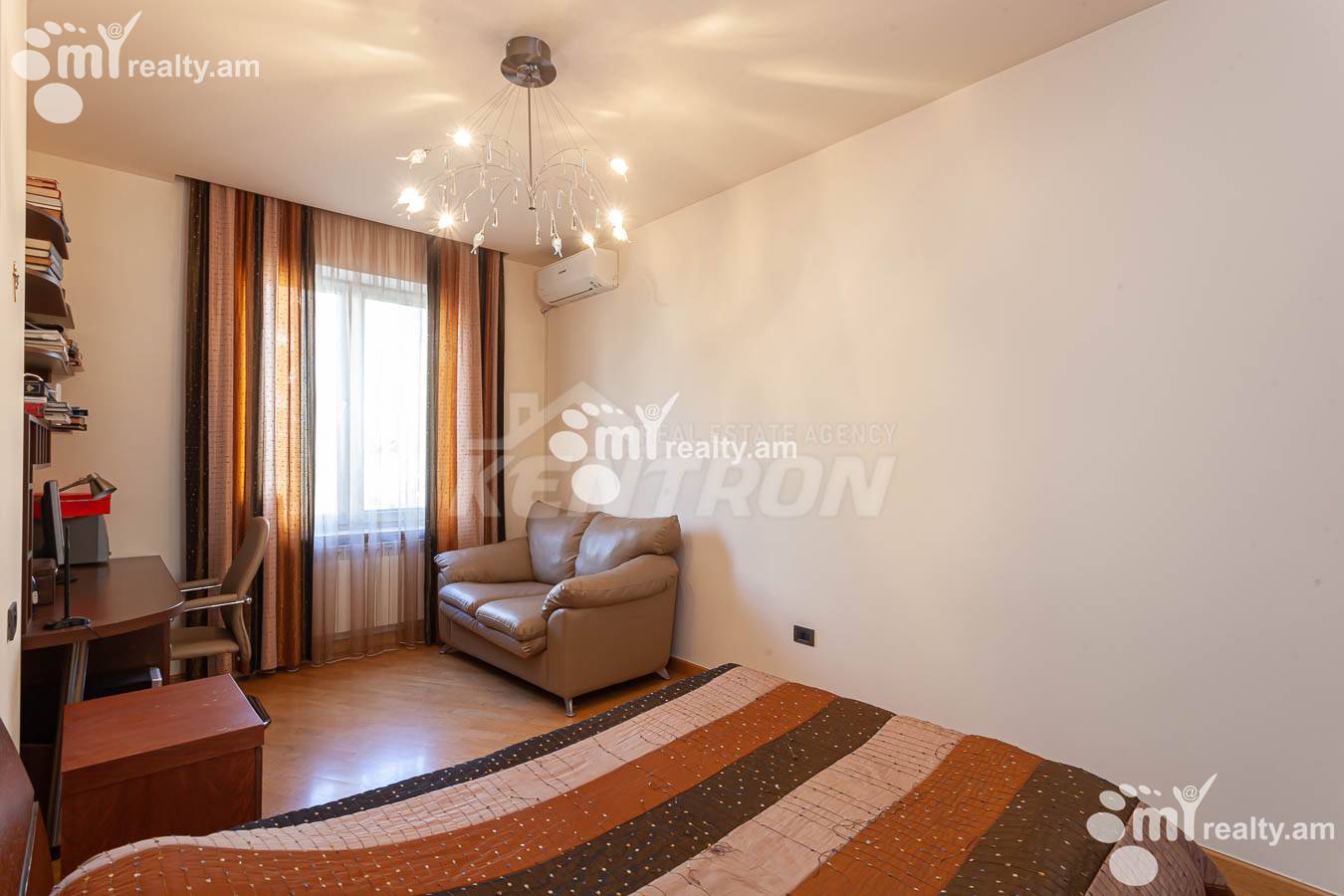 4 bedroom apartment for sale Antarayin St, Center Yerevan, 153629
