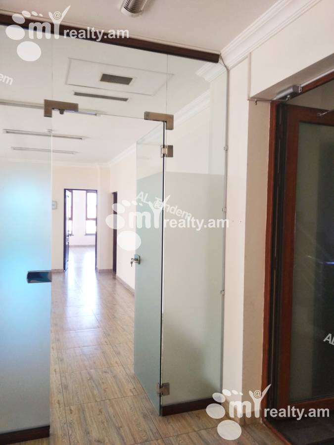 Commercial for rent خیابان امیریان, مرکز شهر ایروان, 151472