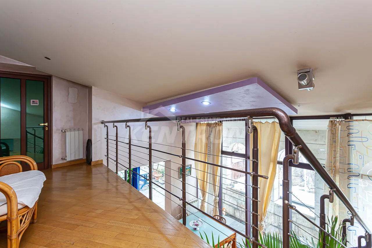 5 bedroom apartment for rent Teryan St, Center Yerevan, 158098