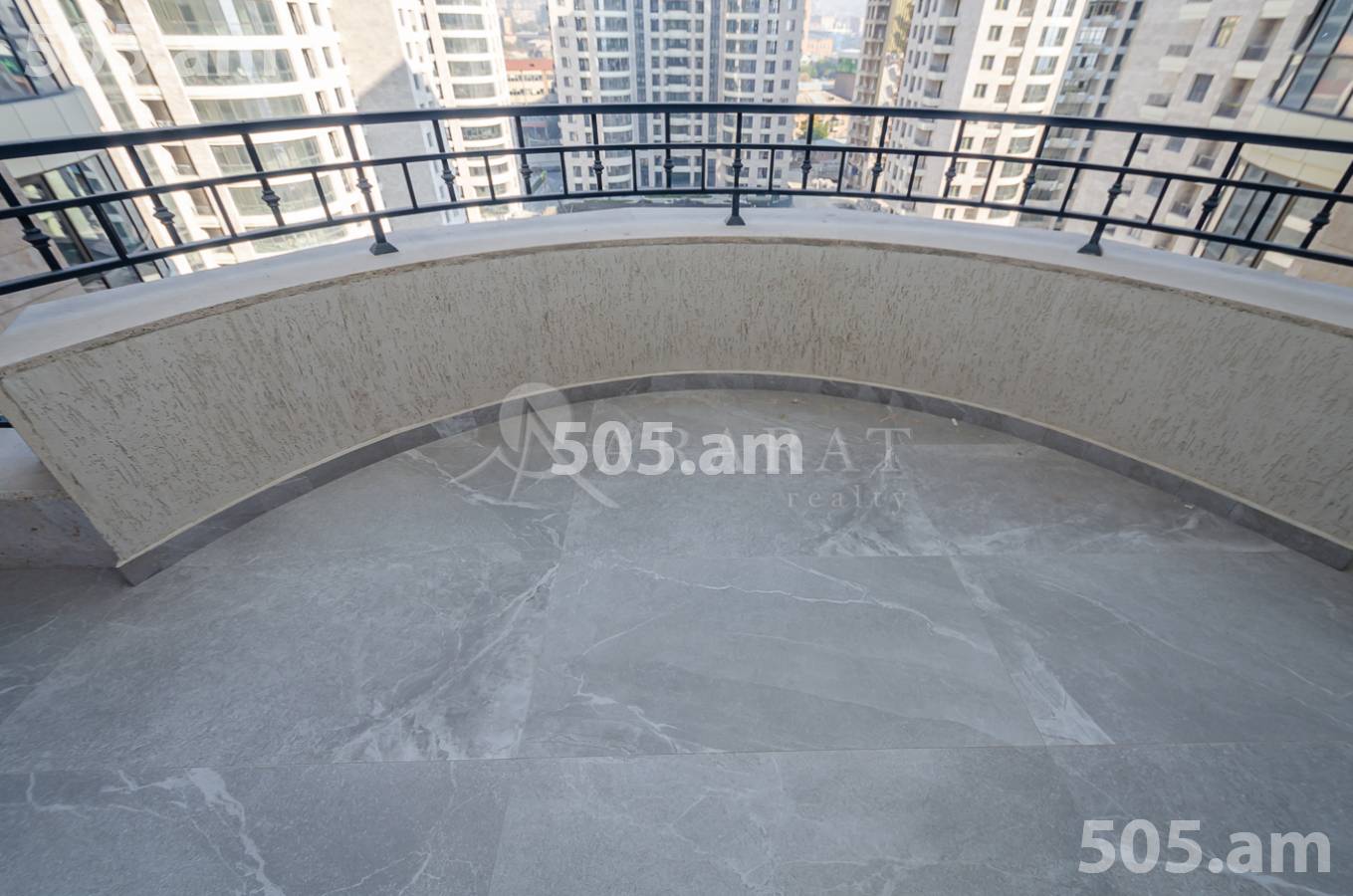 Купить 4 комнатную квартиру Аршакуняц пр, Центр Ереван, 153656