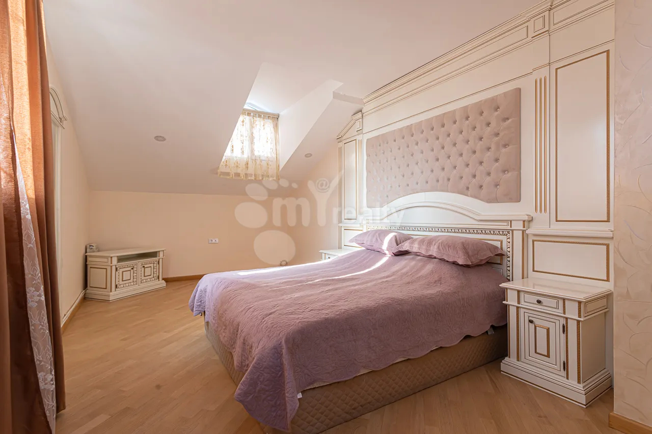 5 bedroom apartment for rent Spendiaryan St, Center Yerevan, 158573