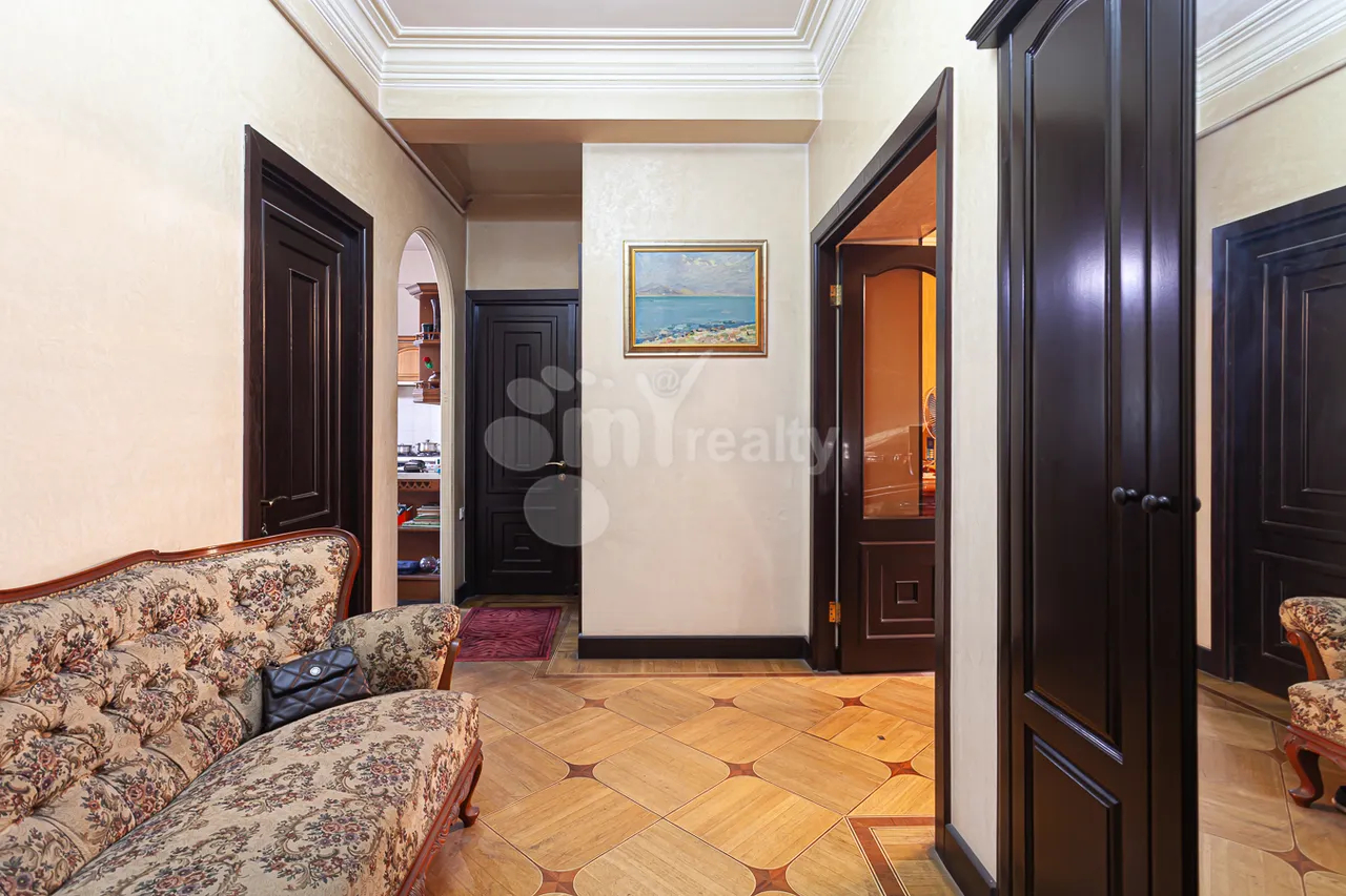 3 bedroom apartment for sale Baghramyan Ave (Kentron), Center Yerevan, 161298