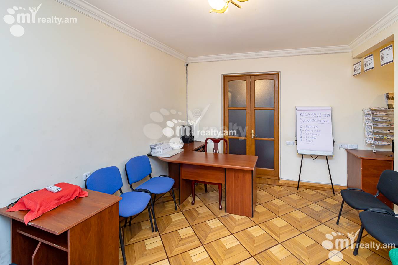 4 սենյականոց բնակարան  Աբովյան փող, Կենտրոն Երևան, 137750