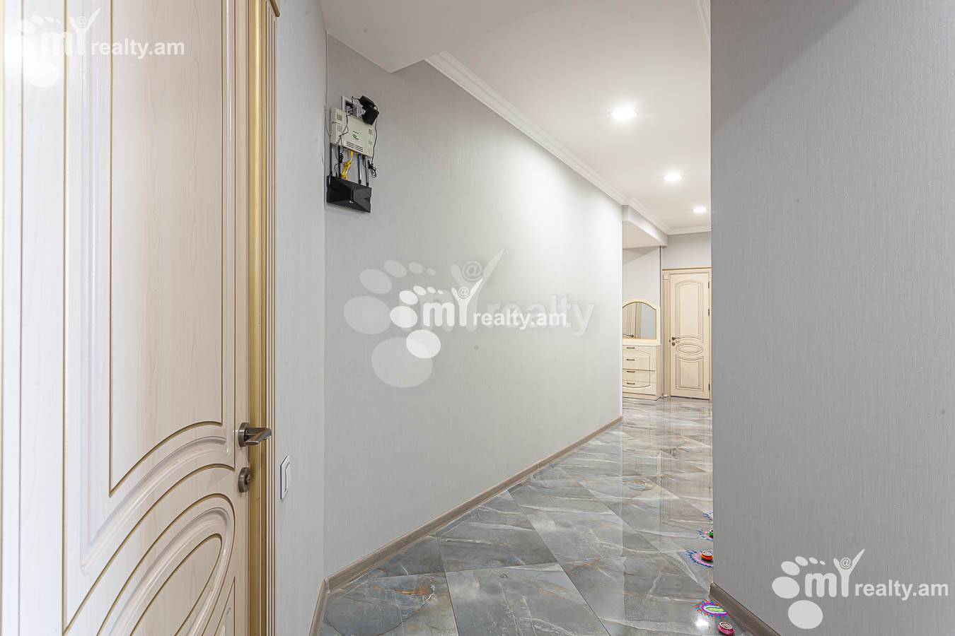 Купить 5 комнатную квартиру Сасна Црер ул., Давташен Ереван, 153655