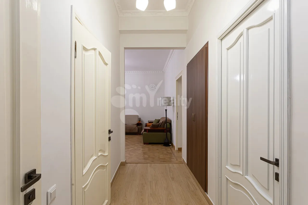 3 սենյականոց բնակարան  Մաշտոցի պող, Կենտրոն Երևան, 159723