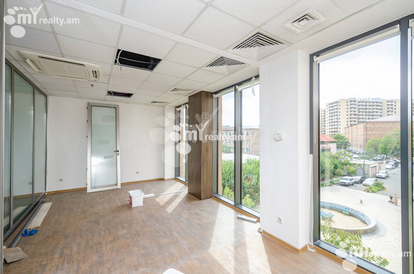 Снять коммерческoе помещение Г.Лусаворич ул, Центр Ереван, 153212