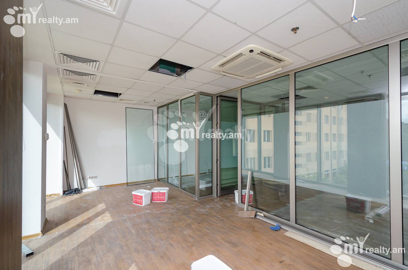 Снять коммерческoе помещение Г.Лусаворич ул, Центр Ереван, 153212