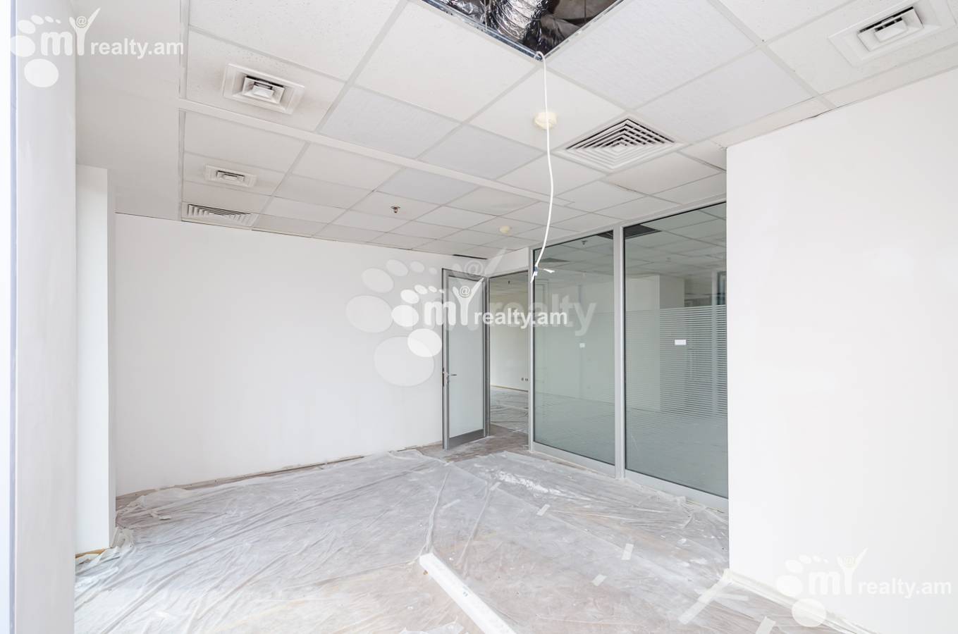 Снять коммерческoе помещение Г.Лусаворич ул, Центр Ереван, 153212