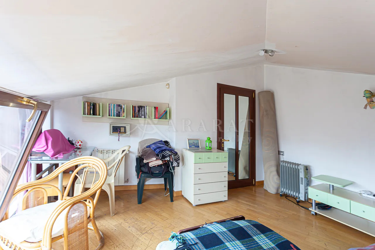 5 bedroom apartment for rent Teryan St, Center Yerevan, 158099